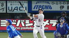 バズーカ砲のような強烈な弾道！」ヤクルト・村上宗隆 56号本塁打を