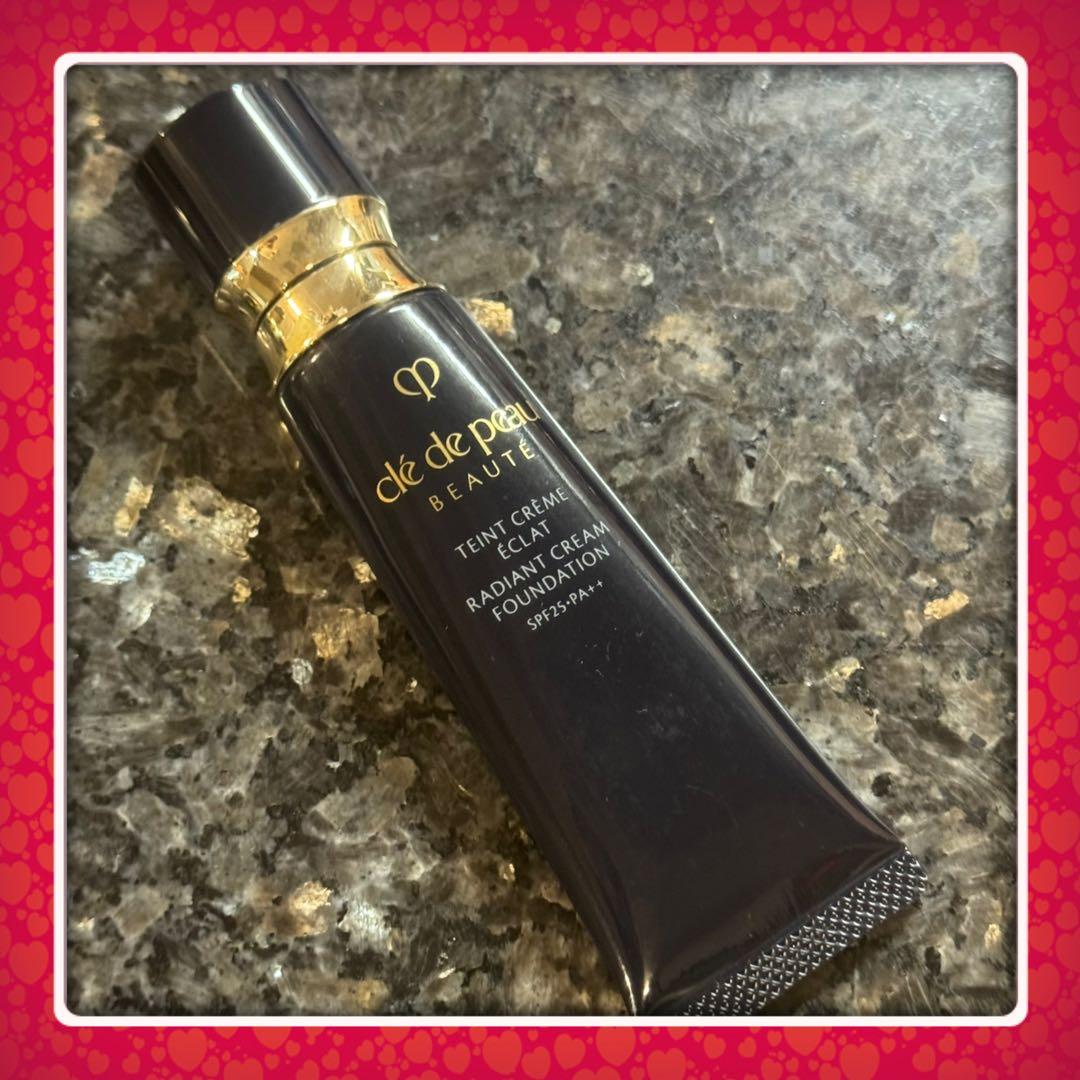 クレドポーボーテ タンクレームエクラn ファンデーション オークル20 楽天市場】cle de peau beaute クレ・ド・ポー ボーテ タンクレーム