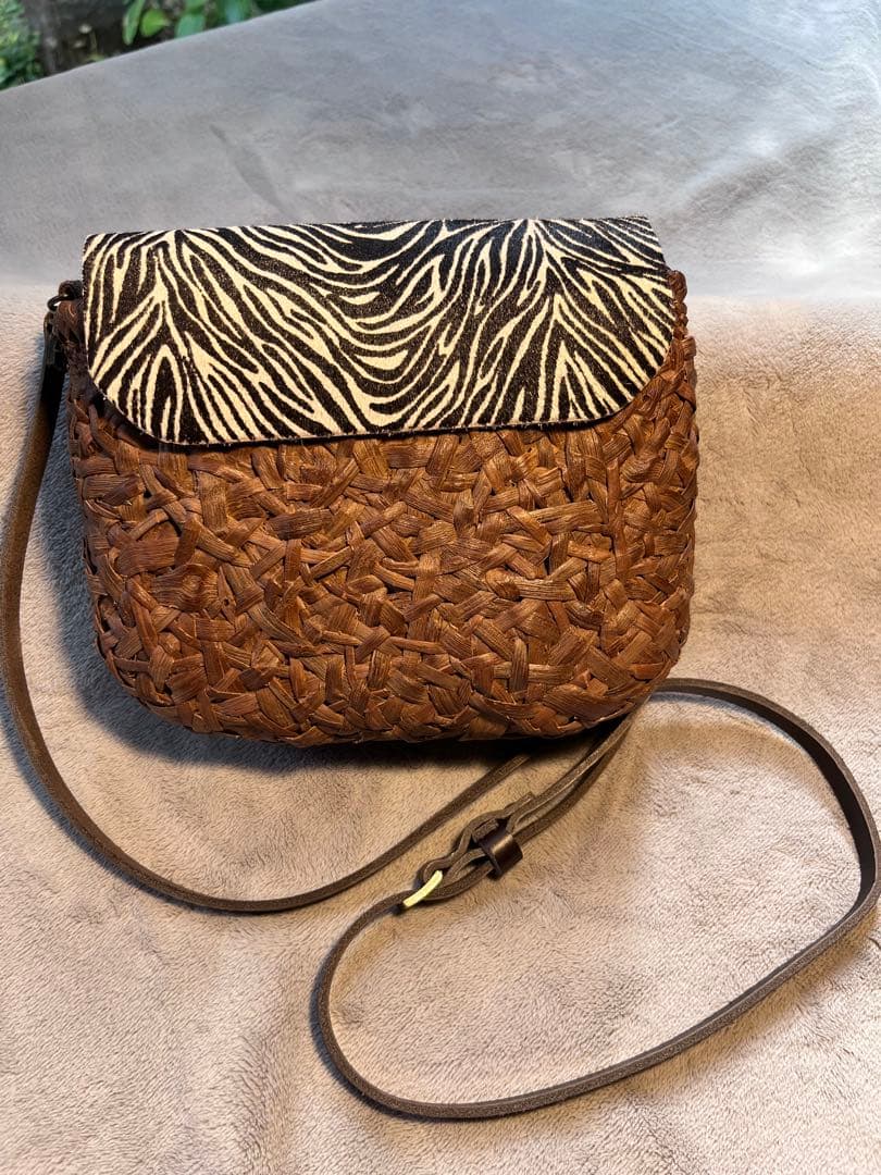 山葡萄　ポシェット　山葡萄籠 コンパクトで両手が空くのも良いと選んでくださいました。軽やかなやま